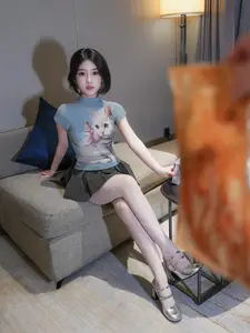 XiuRen Model Zhi Zhi: Adorable Moments of the 'Chicken-Loving Girl' - Part 1-10