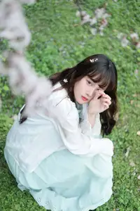 Discover Yi Ke Chong Ya (YiTuYu Vol.8721) in Spring Blossoms: Poetic Charm & Allure-18