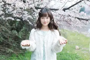 Discover Yi Ke Chong Ya (YiTuYu Vol.8721) in Spring Blossoms: Poetic Charm & Allure-11