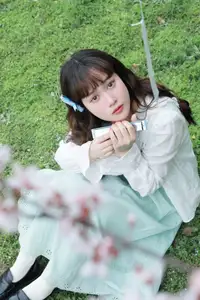 Discover Yi Ke Chong Ya (YiTuYu Vol.8721) in Spring Blossoms: Poetic Charm & Allure-12