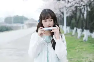 Discover Yi Ke Chong Ya (YiTuYu Vol.8721) in Spring Blossoms: Poetic Charm & Allure-33