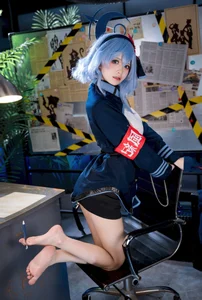 Stunning Amau Ako Cosplay by Jiu Qi Miao: A Masterpiece of Blue Archive Art-4