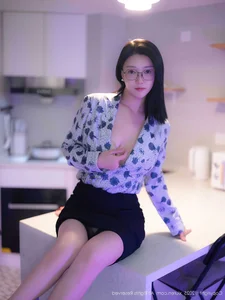 Elegant Portrait Photography Collection: Ya Ru Lao Shi in XiuRen No.10866 - 62 High-Quality Fashion Images for Creative Inspiration-18