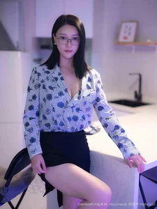 Elegant Portrait Photography Collection: Ya Ru Lao Shi in XiuRen No.10866 - 62 High-Quality Fashion Images for Creative Inspiration-25