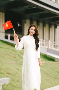 VGU No.115: Modern Elegance, Timeless Charm in Traditional Attire-7