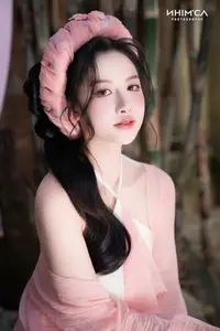 Gentle Beauty of a Vietnamese Girl in Elegant Traditional Attire-1