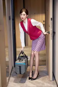 Captivating Yue Er Yue Er in Chic Office Attire - XiuRen No.10620-10