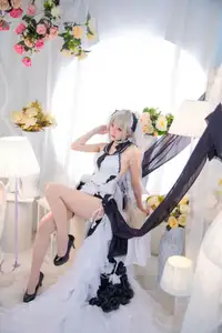 Coser Dong Ma Lu Sha Transforms into Azur Lane's Formidable: A Stunning Bridal Cosplay (16P)-5
