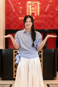 Ánh Viên's Radiant Style Transformation and Elegant European Vibe-5