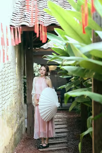 VGU No.107: Captivating Asian Beauty in Elegant Traditional Attire, A Dreamy Muse-12