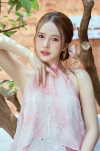 VGU No.107: Captivating Asian Beauty in Elegant Traditional Attire, A Dreamy Muse-14