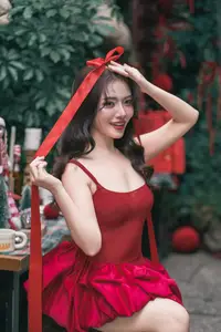 Sweet Smile of the Red Ribbon Girl - A Charming Christmas Gift-3