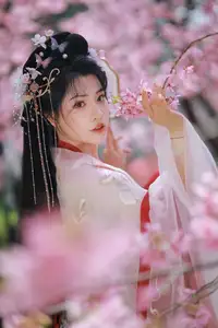 YiTuYu Vol.8715 A Ming: Enchanting Fairy Amidst Blooming Sakura - A Vision of Art Language-14