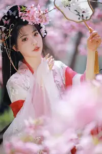 YiTuYu Vol.8715 A Ming: Enchanting Fairy Amidst Blooming Sakura - A Vision of Art Language-6