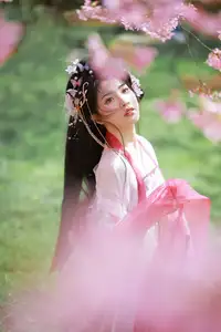 YiTuYu Vol.8715 A Ming: Enchanting Fairy Amidst Blooming Sakura - A Vision of Art Language-10