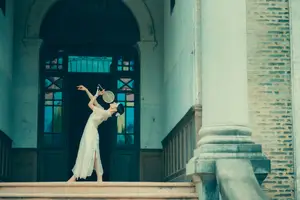 Immerse in Artistic Beauty: Xiao Ran's Graceful Dance Amidst Ancient Nature - YiTuYu Vol.8777-19