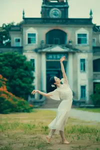 Immerse in Artistic Beauty: Xiao Ran's Graceful Dance Amidst Ancient Nature - YiTuYu Vol.8777-4