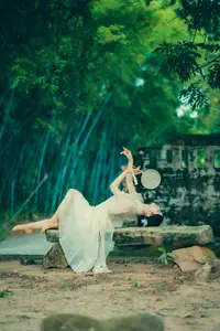 Immerse in Artistic Beauty: Xiao Ran's Graceful Dance Amidst Ancient Nature - YiTuYu Vol.8777-3