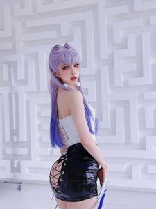Coser Bao Zou Li Yu Wang: Charming Purple Hair, Black Skirt-0