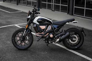 Discover the Limited Edition Ducati Scrambler 10° Anniversario Rizoma: A Masterpiece of Italian Engineering and Style for Motorcycle Enthusiasts-10