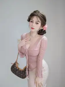 Feminine Coser: Charming Grace in Elegant Pink Attire 2024-11-24-22