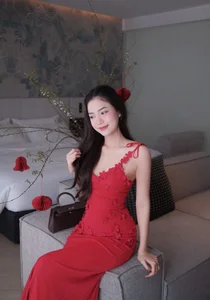 Radiant Red Elegance: A Festive Style Inspiration-1