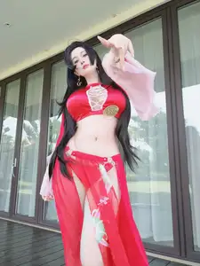 Coser Baiyin81 Transforms into Alluring Boa Hancock | Fantia 2024年12月 Part01-14