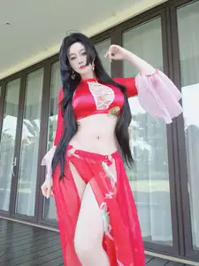 Coser Baiyin81 Transforms into Alluring Boa Hancock | Fantia 2024年12月 Part01-12
