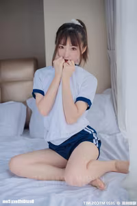 MTYH Vol.222 Cool Gym Suit: Charming Schoolgirl's Relaxed Pose in Sporty Attire-14