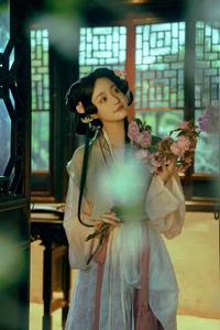 Ethereal Spring Glow: Yu Wei Jiang Captivates in the Art Language Vol. 9069 Photography Series-12