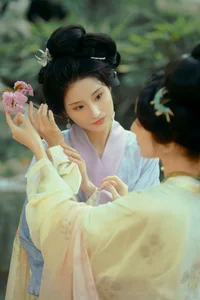 Ethereal Spring Glow: Yu Wei Jiang Captivates in the Art Language Vol. 9069 Photography Series-7