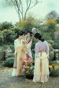 Ethereal Spring Glow: Yu Wei Jiang Captivates in the Art Language Vol. 9069 Photography Series-16