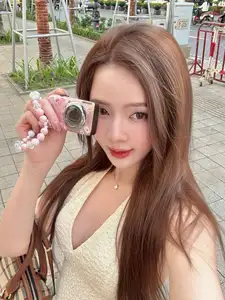 Hot Girl Le Ly Lan Huong: Pristine Beauty Captivates Social Media-5