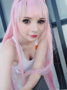 Dreamy Sky Vibes with Coser Peach Milky as Zero Two-5