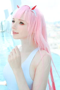 Dreamy Sky Vibes with Coser Peach Milky as Zero Two-1