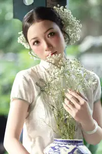 Timeless Grace: Vietnamese Woman in Modernized Ao Dai by a Serene Lotus Pond-14