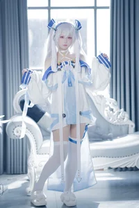 Dreamy Aesthetics: Coser lunananya as Laffey II-24