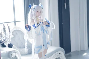Dreamy Aesthetics: Coser lunananya as Laffey II-12