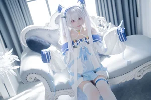 Dreamy Aesthetics: Coser lunananya as Laffey II-16