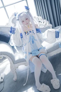 Dreamy Aesthetics: Coser lunananya as Laffey II-7