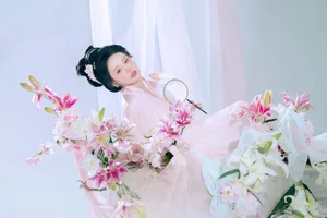 YiTuYu Art Language Vol.9165 Featuring Tao Chi: A Sophisticated Piano-Themed Photography Collection for Art Enthusiasts-3