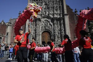 Vibrant Global Lunar New Year Celebrations: Capturing the Festive Spirit and Traditions of the Year of the Horse (Bính Ngọ) Worldwide-3