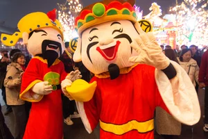 Vibrant Global Lunar New Year Celebrations: Capturing the Festive Spirit and Traditions of the Year of the Horse (Bính Ngọ) Worldwide-11