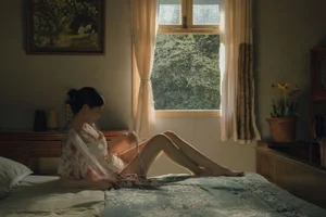 Elegant Portrait Photography: YiTuYu Art Language Vol.9114 Featuring Model 14 - Timeless Aesthetic Inspiration for Fashion and Art Lovers-2