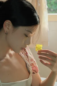 Elegant Portrait Photography: YiTuYu Art Language Vol.9114 Featuring Model 14 - Timeless Aesthetic Inspiration for Fashion and Art Lovers-8