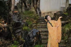 Ethereal Hanfu Beauty: Zhou Feng Qin in YiTuYu Art Language Vol.8913-7
