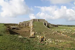 Mystery of Monte d'Accoddi: Witness Europe's Unique Prehistoric Pyramid-4