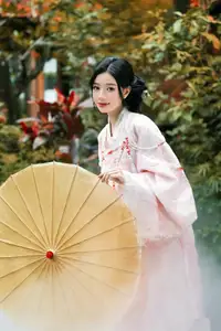 VGU No.165: Discover the Grace of Asian Hanfu Beauty Amidst a Romantic Garden Scene.-7