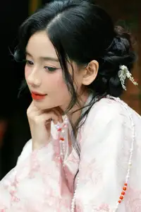 VGU No.165: Discover the Grace of Asian Hanfu Beauty Amidst a Romantic Garden Scene.-2