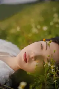 YiTuYu Vol.8614 Yi Yi: Enchanting Beauty Amidst Blooming Flowers - A Dreamy Vision-1